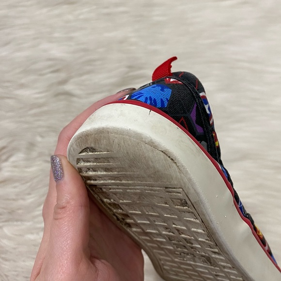 GAP Kids Marvel Avengers Print Slip On Sneakers - Picture 10 of 10